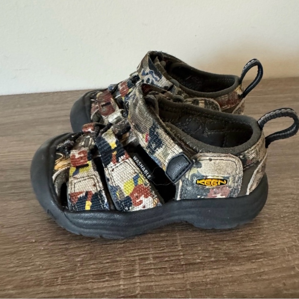 KEEN Kids' Newport H2 Water Sport
Adventure Sandal Multi-Color US Toddler
Sz 6 - Picture 4 of 6
